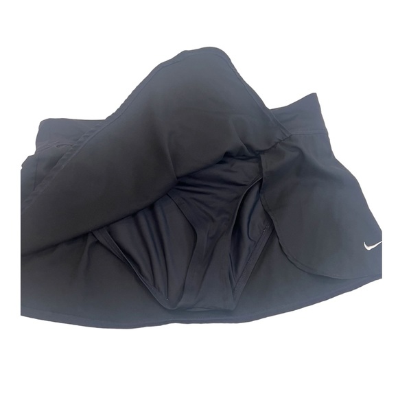 NIKE | BLACK MINI SKIRT WITH BUILT IN UNDERWEAR - Picture 2 of 4